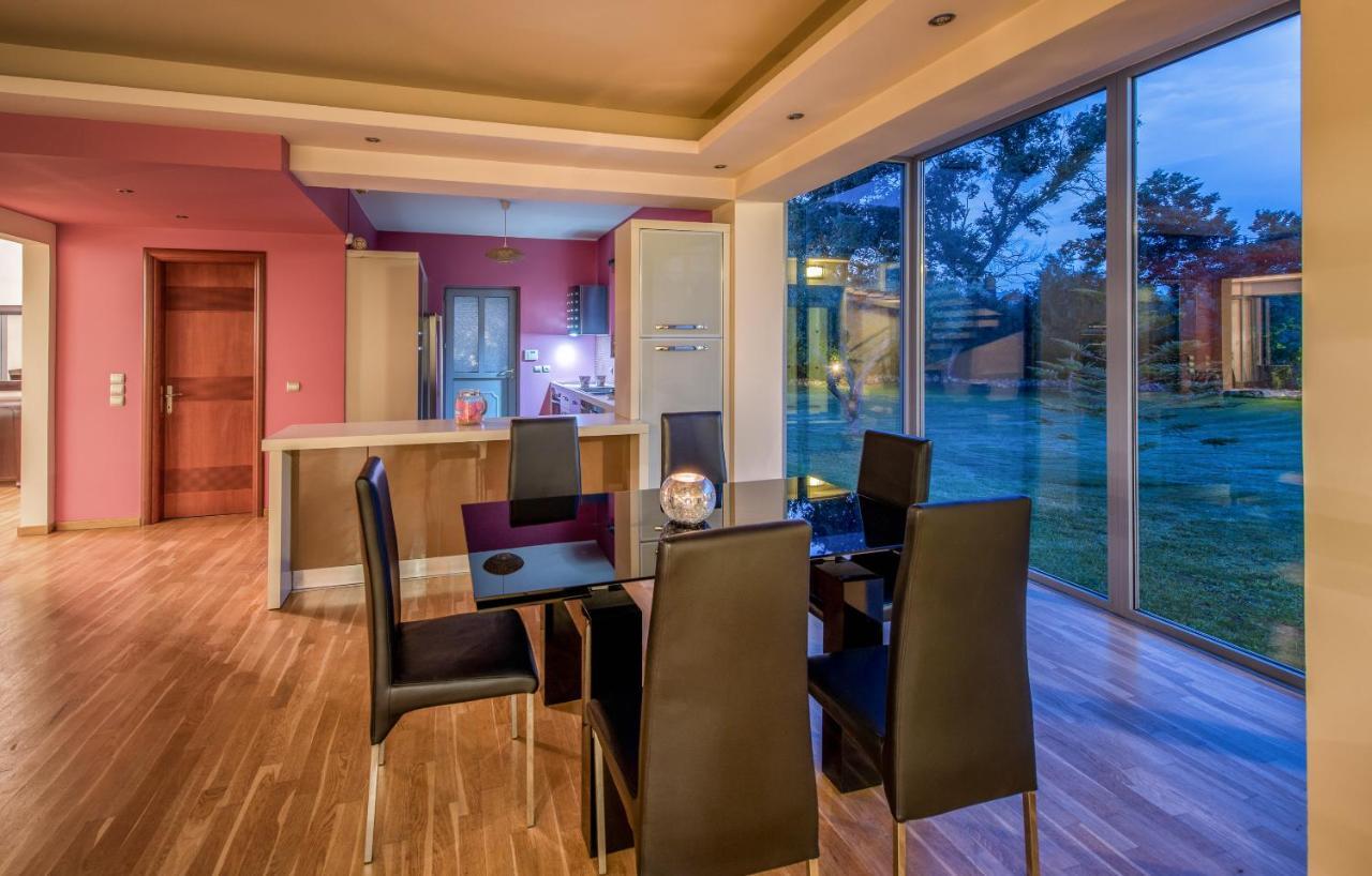 Astarte Villas - Istar Villa With Tennis Court Makhairadhon Exterior photo