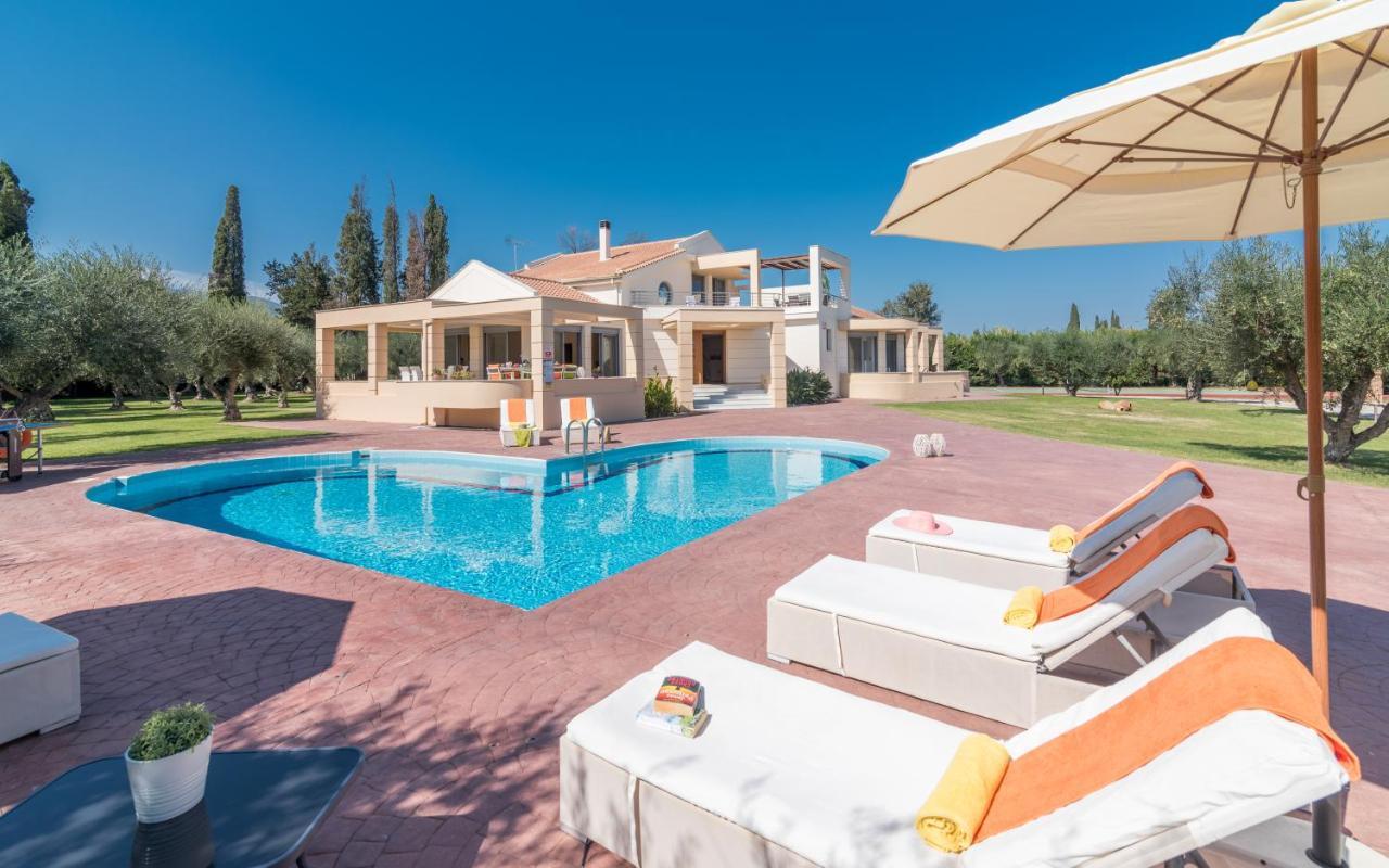 Astarte Villas - Istar Villa With Tennis Court Makhairadhon Exterior photo