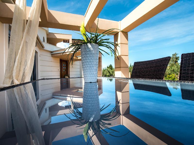 Astarte Villas - Istar Villa With Tennis Court Makhairadhon Exterior photo