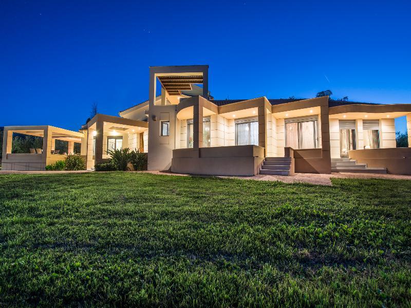 Astarte Villas - Istar Villa With Tennis Court Makhairadhon Exterior photo