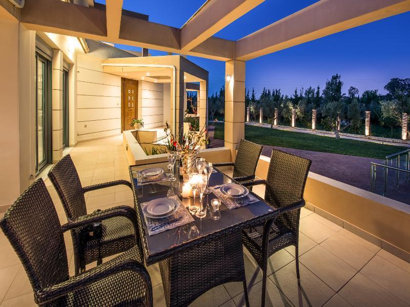 Astarte Villas - Istar Villa With Tennis Court Makhairadhon Exterior photo