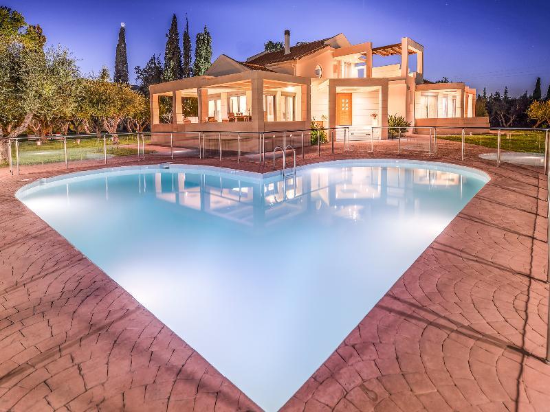 Astarte Villas - Istar Villa With Tennis Court Makhairadhon Exterior photo